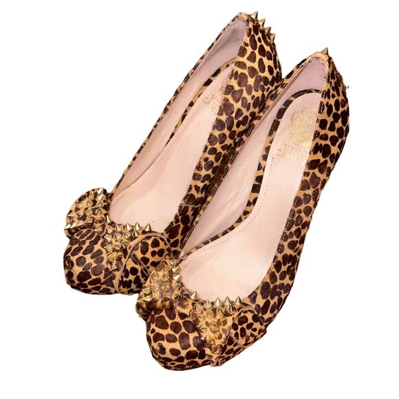 Vince Camuto Pumps SZ.8 Gold Spike Studs Leopard Print Pony Hair Bow Heels - Picture 1 of 16